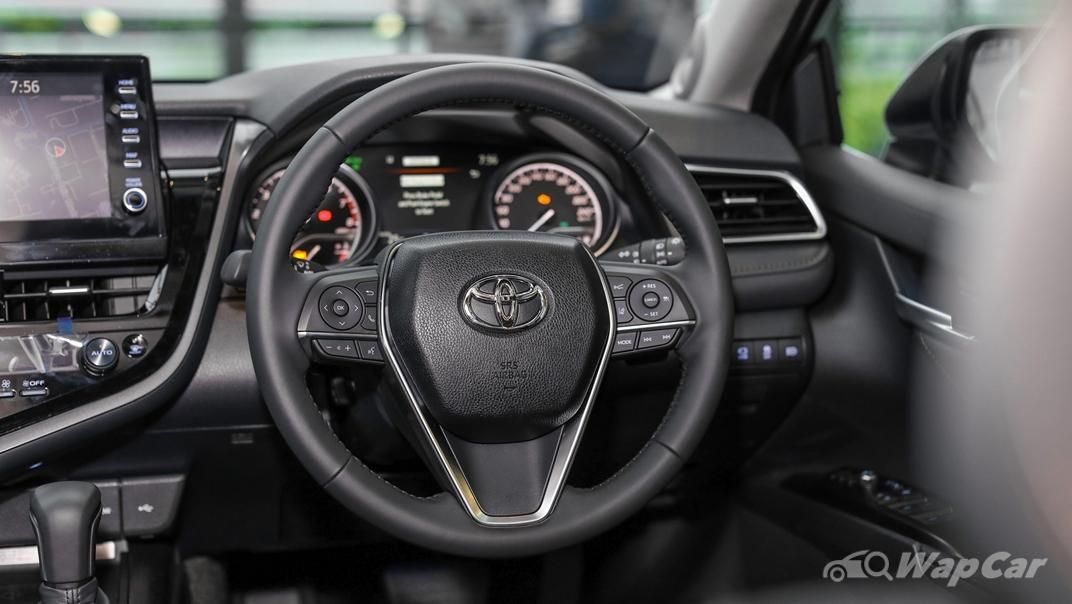 2022 Toyota Camry 2.5V Interior 004