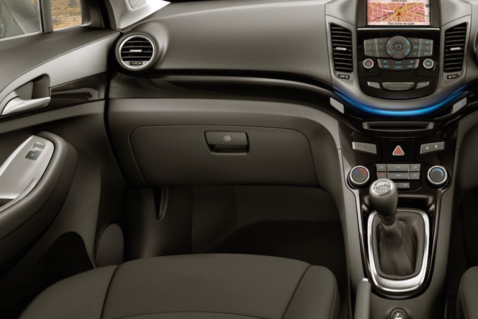 2014 Chevrolet Orlando LT 1.8 (A) Interior 004