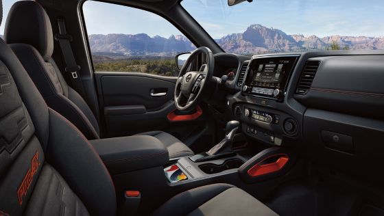 2023 Nissan Frontier King Cab S 3.8L V6 4x2 Interior 003