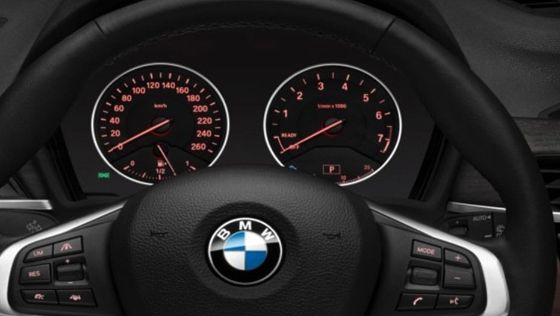 BMW X1 (2019) Interior 003