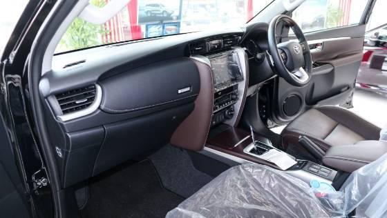 2018 Toyota Fortuner 2.7 SRZ AT 4x4 Interior 003