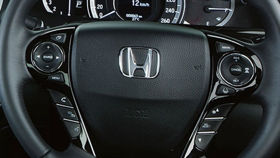 Honda Accord (2018) Interior 003