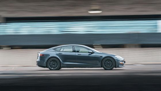 2022 Tesla Model S AWD Exterior 008
