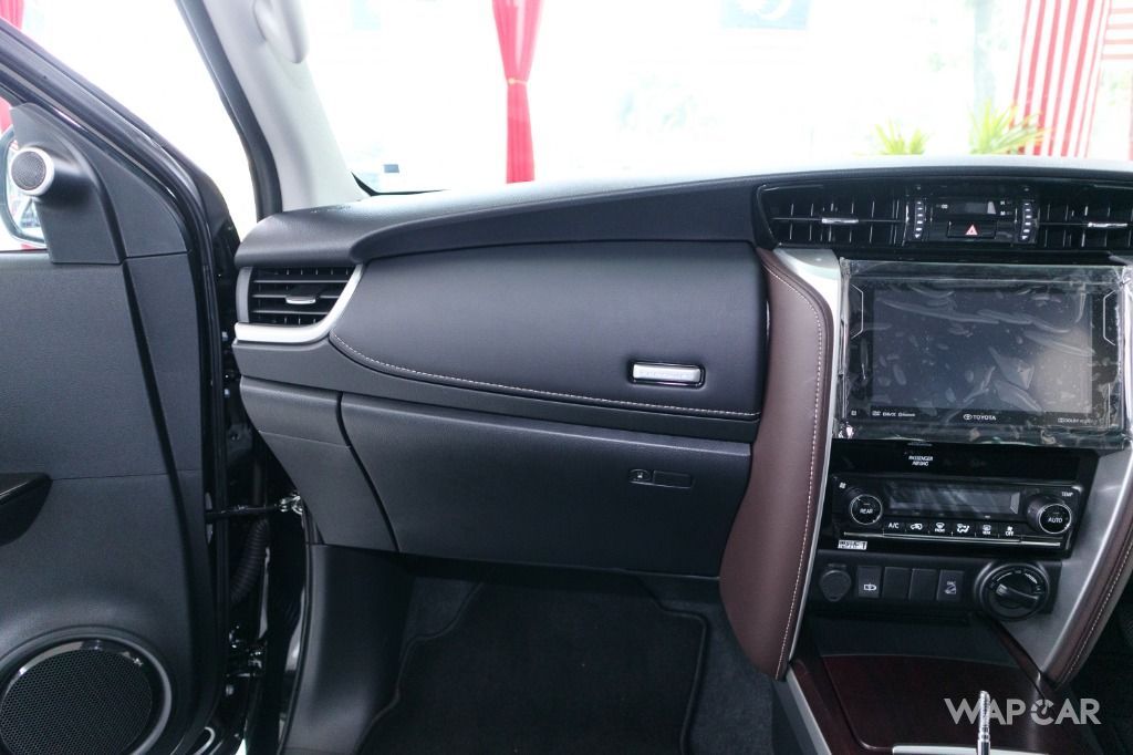 2018 Toyota Fortuner 2.7 SRZ AT 4x4 Interior 005