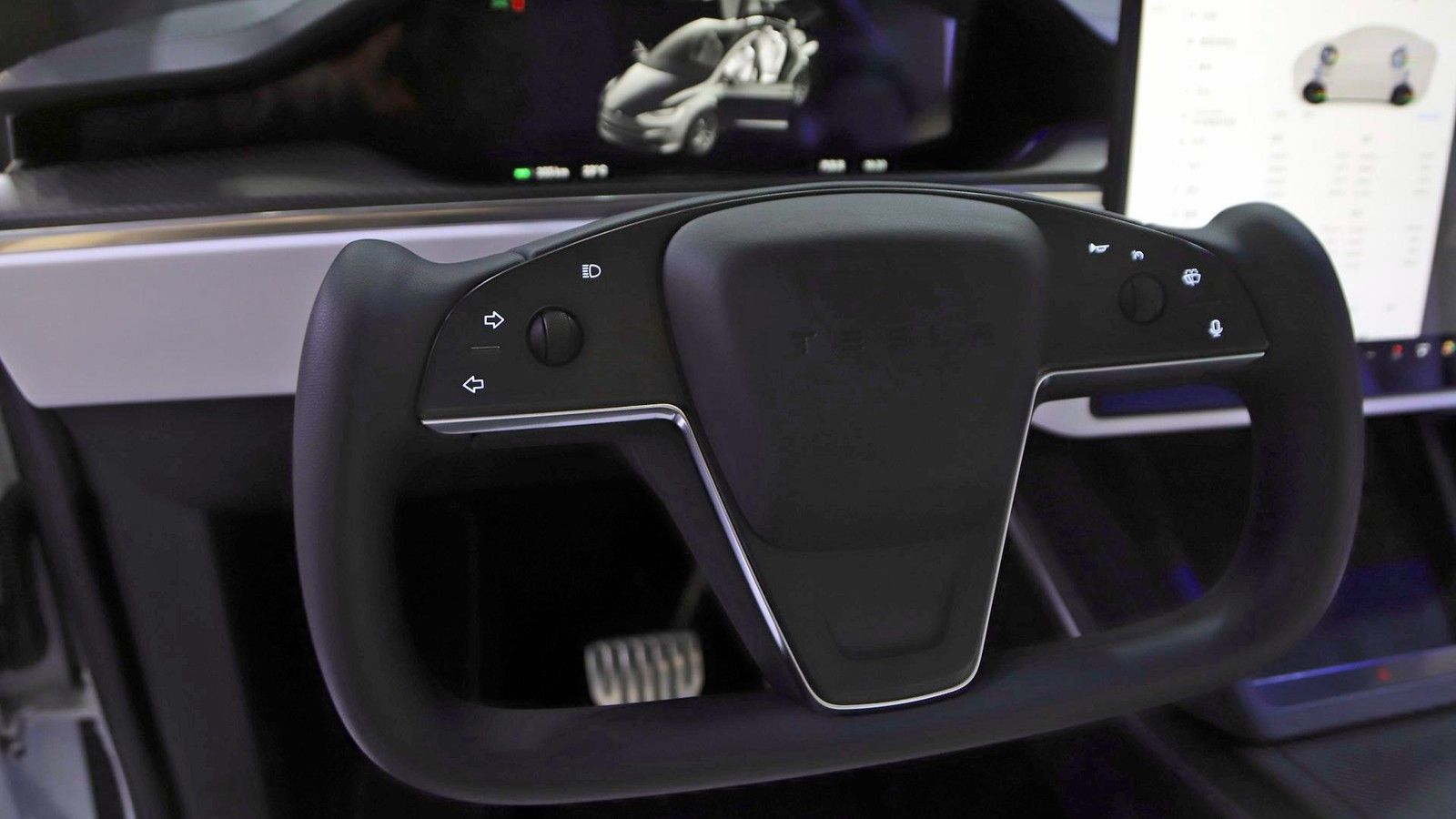 2022 Tesla Model X AWD Interior 005