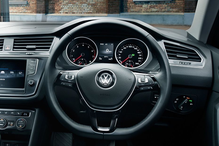 Volkswagen Tiguan (2018) Interior 002