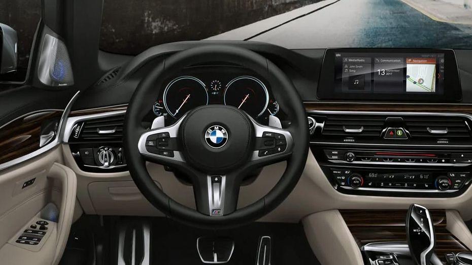 BMW 5 Series (2019) Interior 001