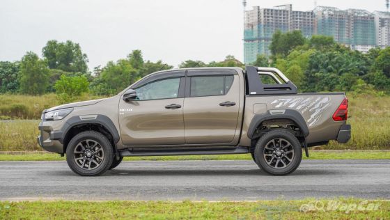 2020 Toyota Hilux Double Cab 2.8 Rogue AT 4X4 Exterior 008