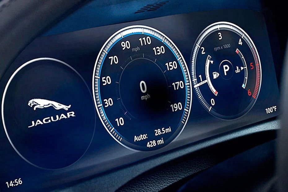 Jaguar XF (2017) Interior 003