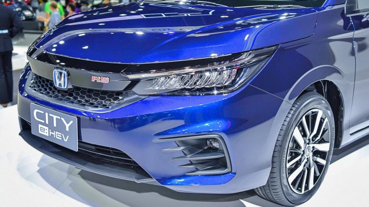 Thailand's blue or Malaysia's red? Which do you prefer on the 2020 Honda City?