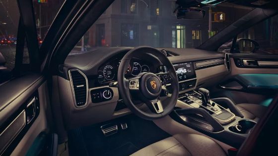 Porsche Cayenne Coupé (2019) Interior 003