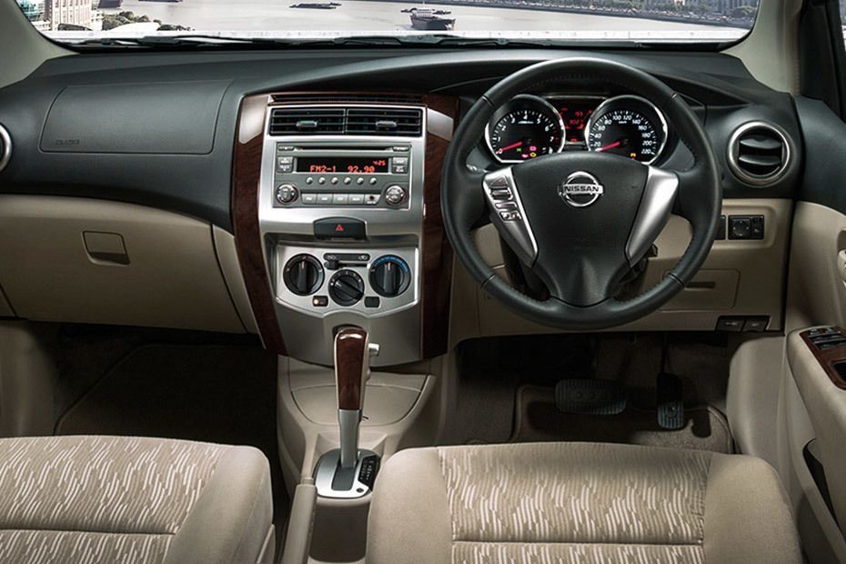 Nissan Grand Livina (2018) Interior 002