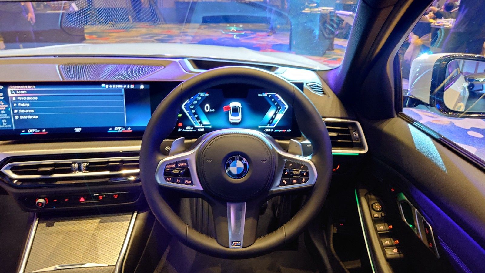 2023 BMW 3 Series Public Interior 003