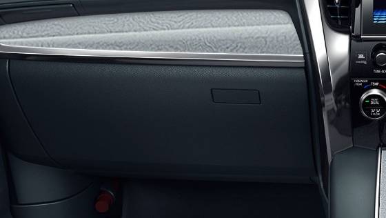 Toyota Alphard (2018) Interior 007