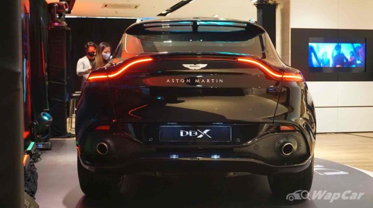 Video: 2021 Aston Martin DBX 4.0T Review in Malaysia, For 007, wife & kids