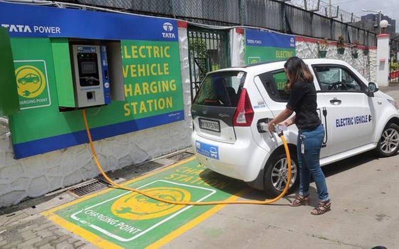 Delhi gov instructs 5% parking allocation for EVs, buildings to comply by end of year 02