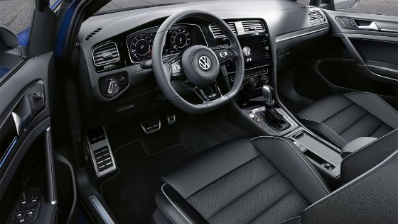 Volkswagen Golf R (2019) Interior 001