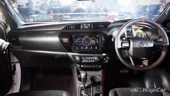 2023 Toyota Hilux GR Sport 2.8 AT Interior 005