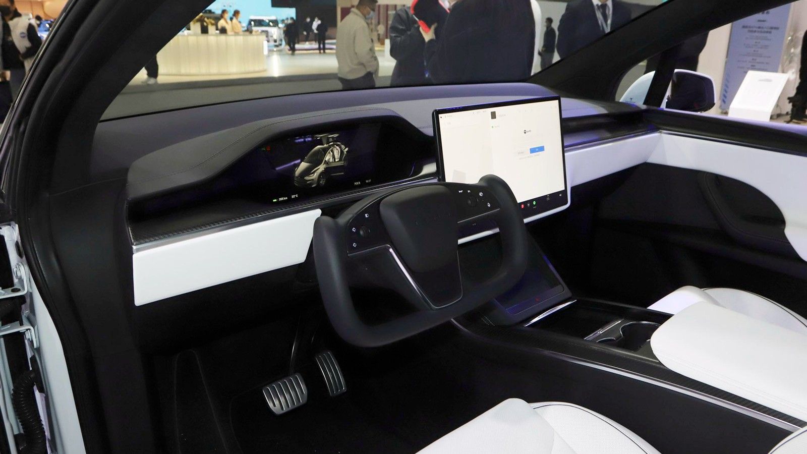 2022 Tesla Model X AWD Interior 001