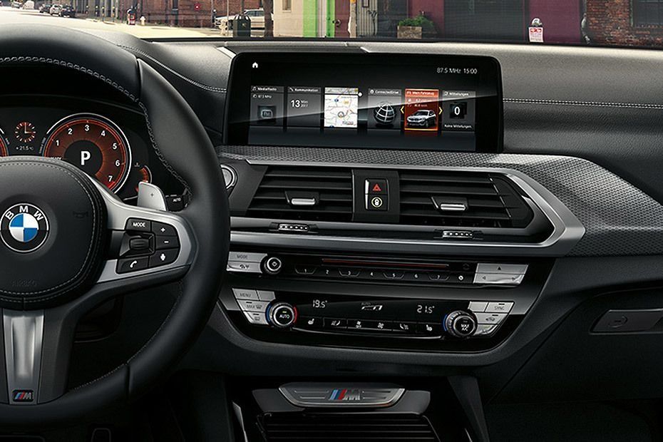 BMW X3 (2019) Interior 002