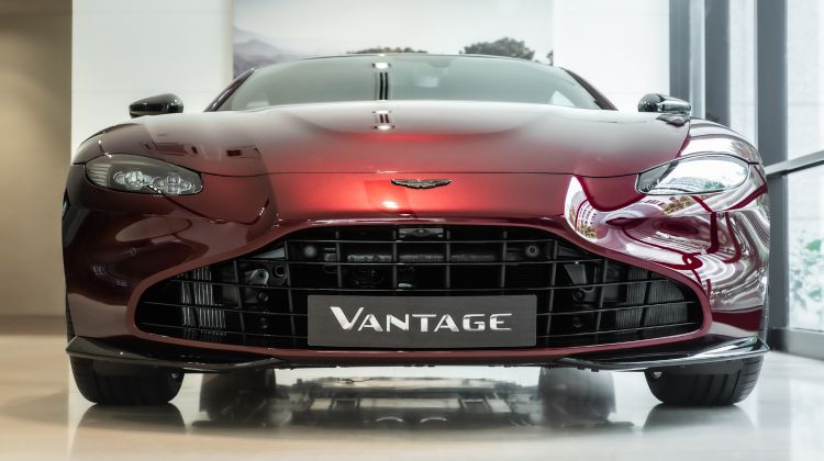 Aston Martin Vantage's grille too gaping? You can now opt for the classic "vaned" grille