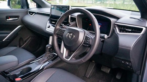 2022 Toyota Corolla Cross 1.8 Hybrid Interior 003