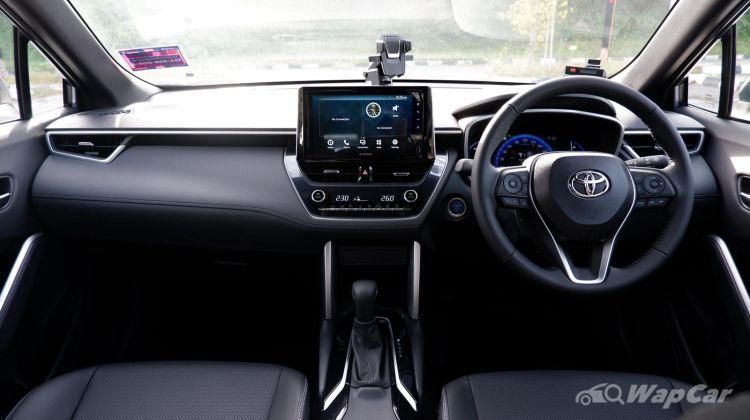 Review: Toyota Corolla Cross Hybrid - Come on HR-V, give it your best shot