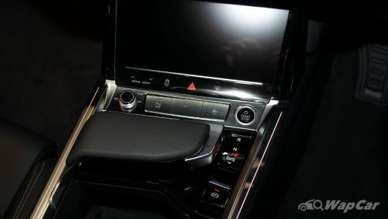 2023 Audi Q8 e-tron Public-2 Interior 009