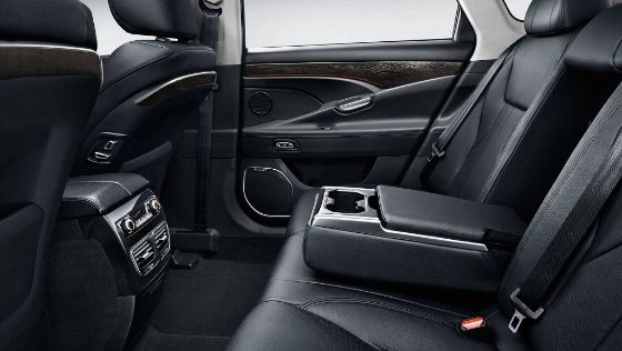 Geely Emgrand GT (2019) Interior 005