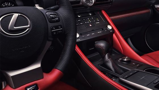 Lexus RC F (2020) Interior 003