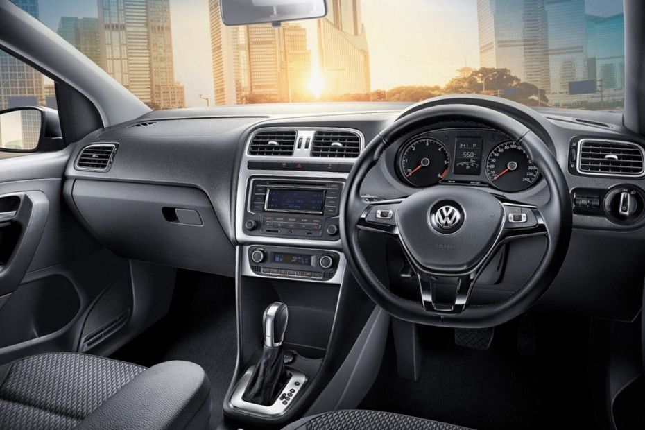 Volkswagen Polo (2018) Interior 001
