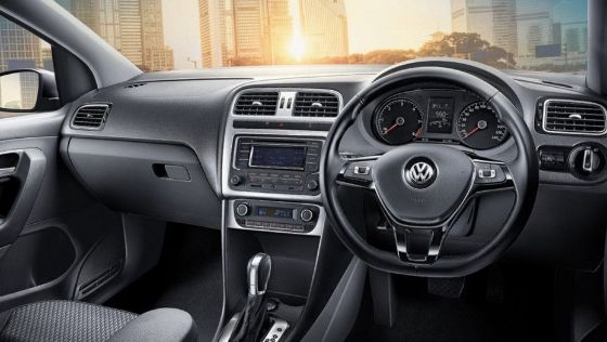 Volkswagen Polo (2018) Interior 001