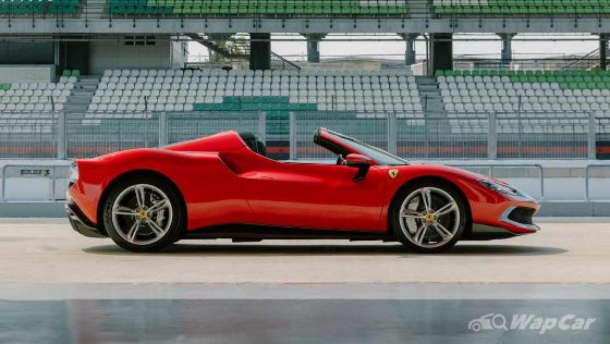 2022 Ferrari 296 GTS V6 Exterior 008