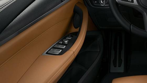 BMW X3 (2019) Interior 008