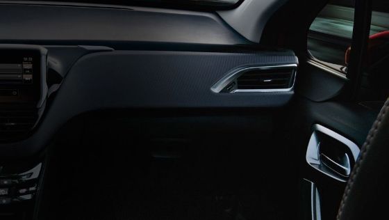 Peugeot 2008 (2018) Interior 003