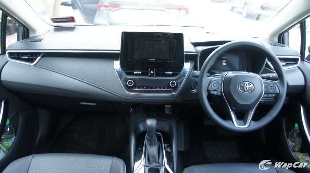 2019 Toyota Corolla Altis 1.8E Interior 001