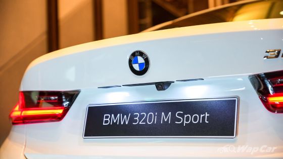 2023 BMW 3 Series 320i M Sport Exterior 009