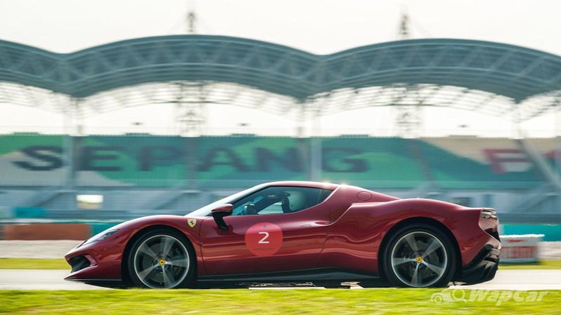 This is how you make loyalists of the brand: 2022 Ferrari 296 GTB tested around Sepang! 12