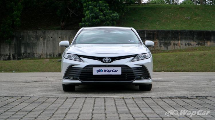 Review: 2022 Toyota Camry facelift - 'Top up a bit more' to get a 3 Series? Don't bother