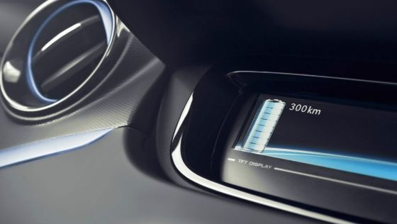 Renault Zoe (2016) Interior 003