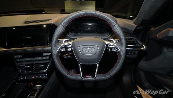 2023 Audi RS e-tron GT public Interior 002