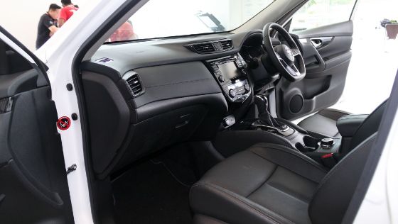 2019 Nissan X-Trail 2.5 4WD Interior 003