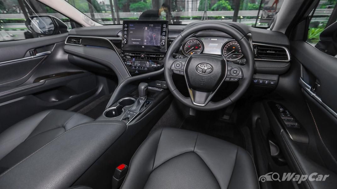 2022 Toyota Camry 2.5V Interior 001