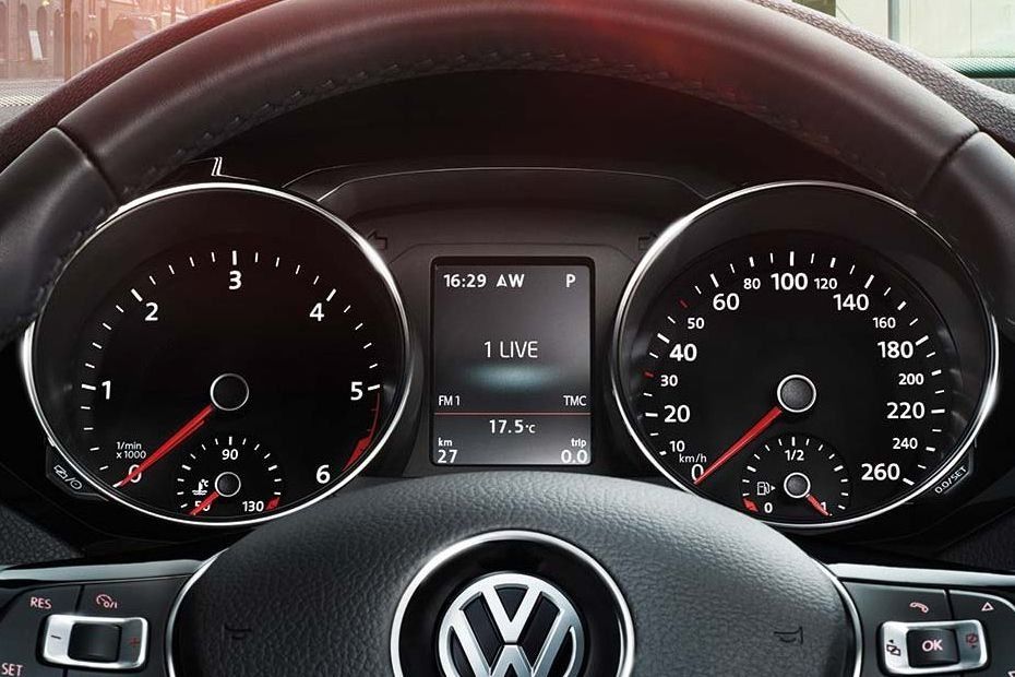 Volkswagen Jetta (2018) Interior 004