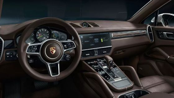 Porsche Cayenne Coupé (2019) Interior 002