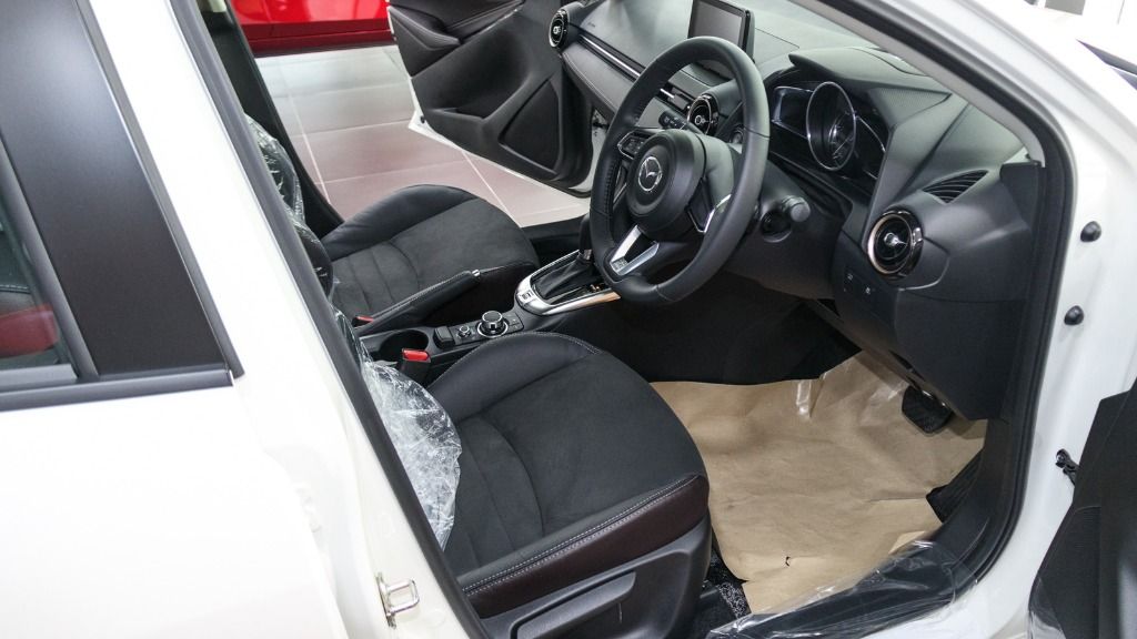 2018 Mazda 2 Hatchback 1.5 Hatchback GVC with LED Lamp Interior 002