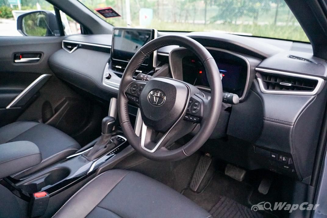 2021 Toyota Corolla Cross 1.8V Interior 005