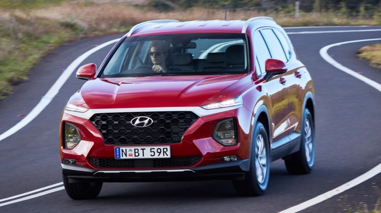 Spied: Check out those stylish lights on the Hyundai Santa Fe facelift