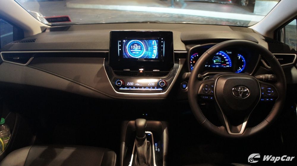 2019 Toyota Corolla Altis 1.8E Interior 002