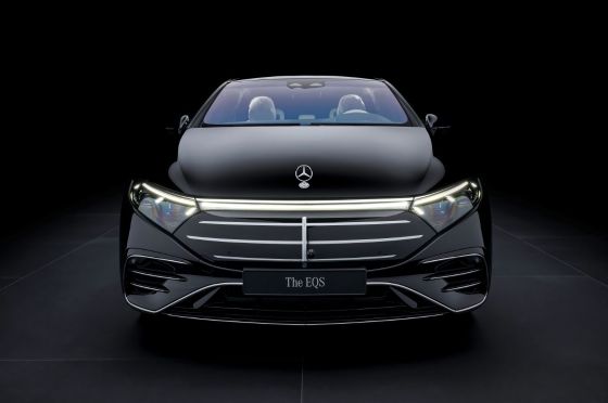 Stuttgart got the message - 2024 Mercedes-Benz EQS fixed with new grille, bonnet logo, up to 822 km range